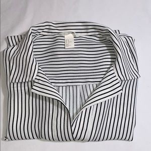 H&M Woman’s Wide-cut, Black & White V-neck